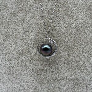 Elegant Silver and Blue Edison Pearl Pendant Necklace